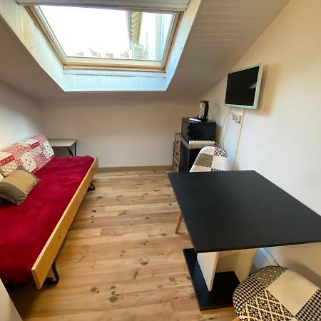 Les Studios Meubles De L'Avenue Bouloumie 비텔 외부 사진