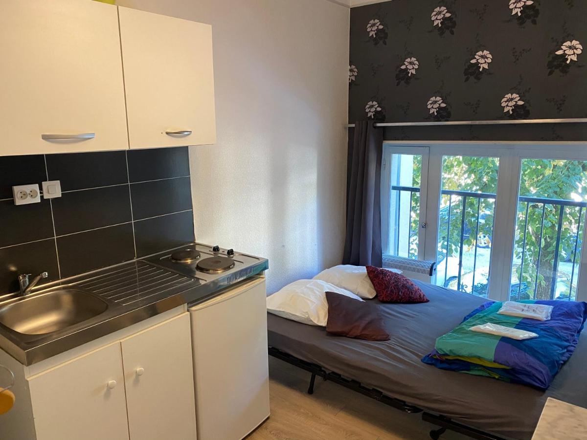 Les Studios Meubles De L'Avenue Bouloumie 비텔 외부 사진